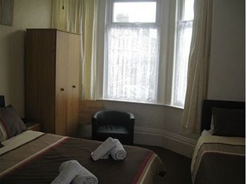 The Chequers 4*